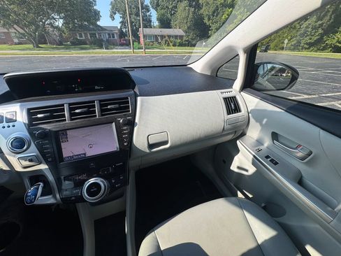 Used 2013 Toyota Prius V Five FWD image 28