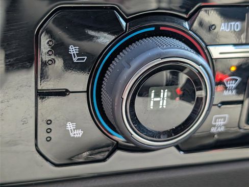 Certified 2024 Chevrolet Silverado 1500 LT image 24