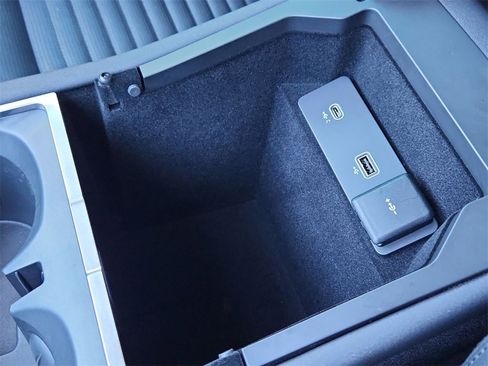 Used 2021 Land Rover Discovery Sport S image 19