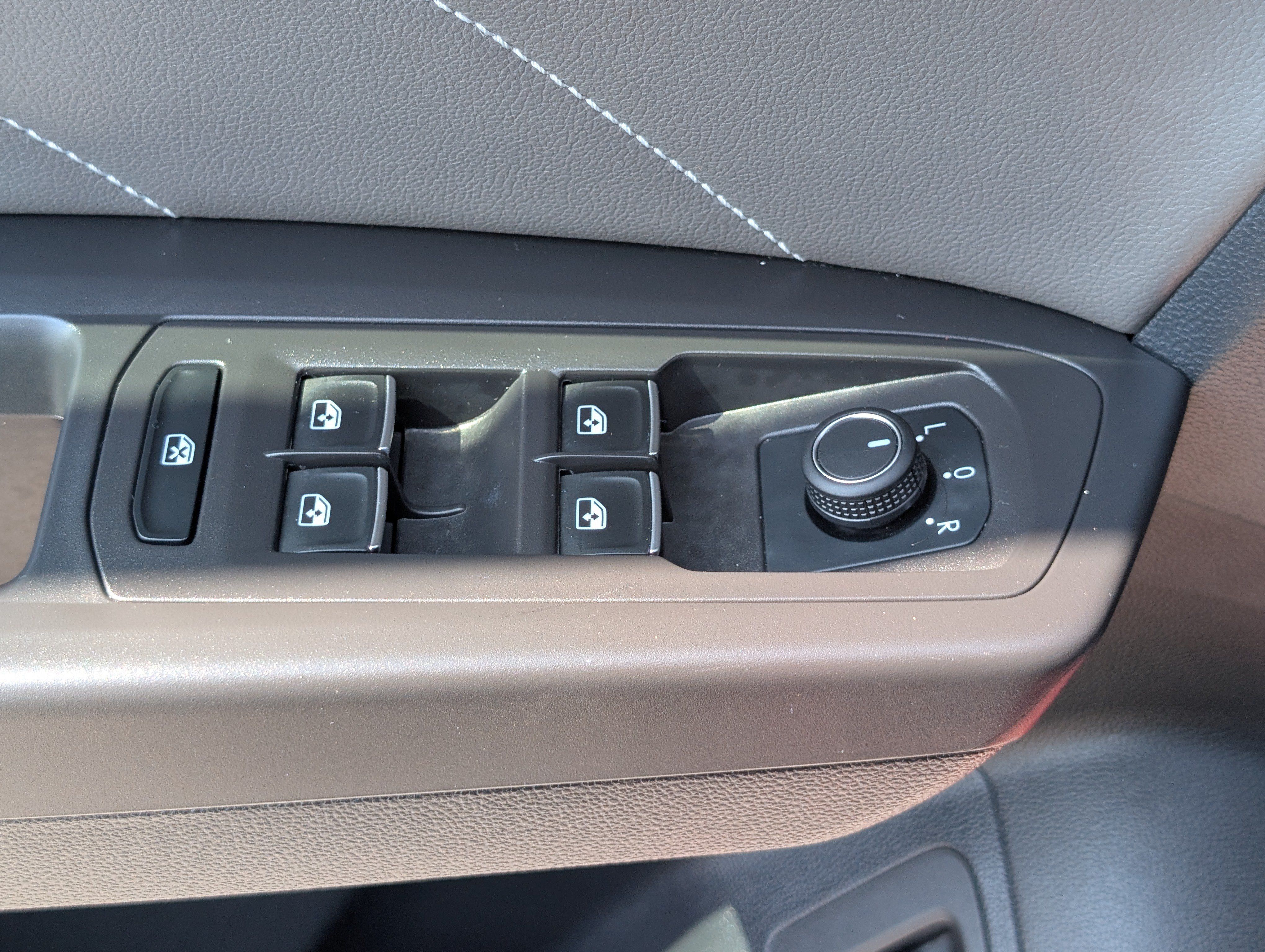 Used 2023 Volkswagen Atlas SE AWD/4WD image 21