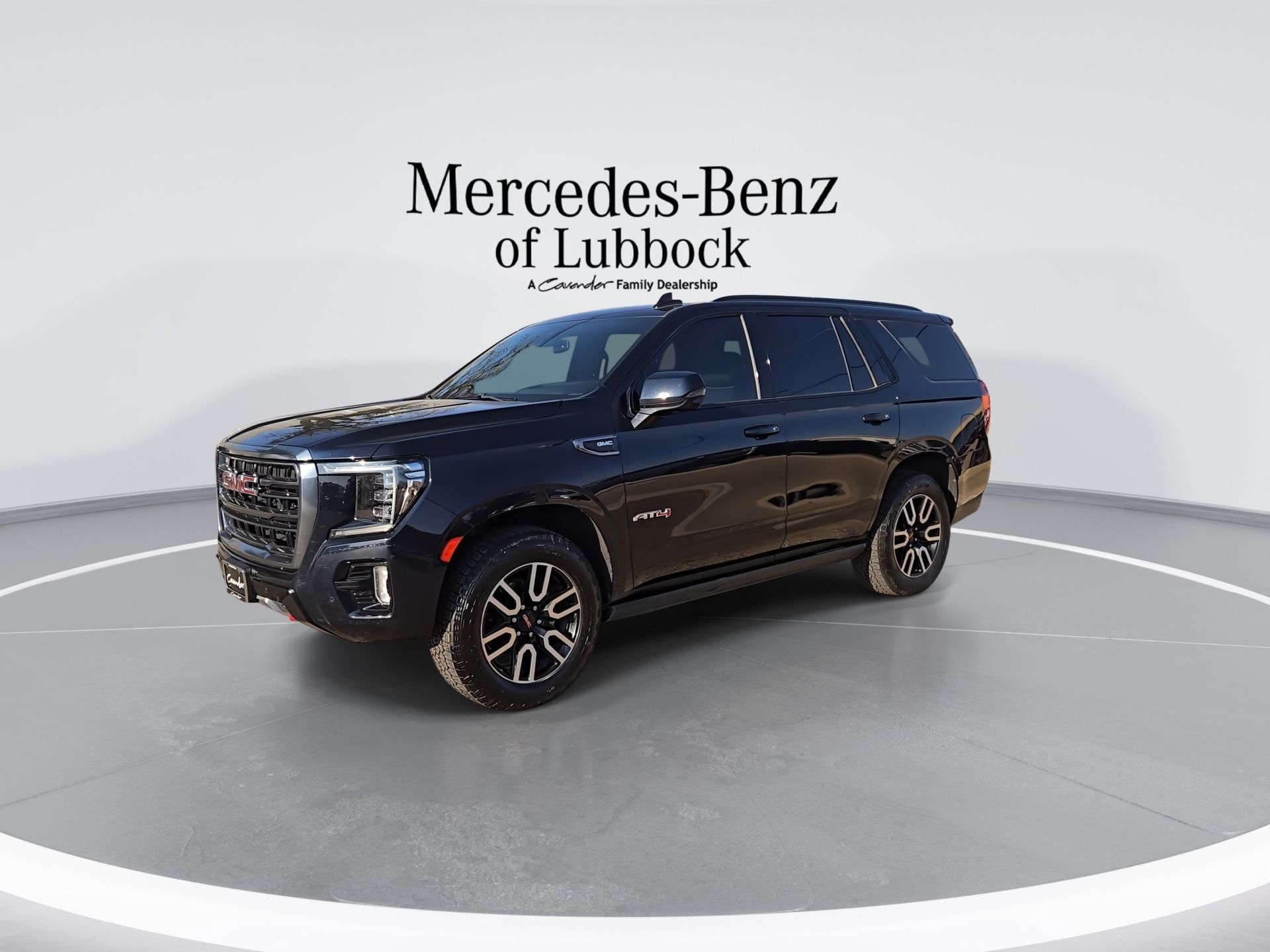 Used 2023 GMC Yukon AT4 w/ Technology Package AWD/4WD image 4