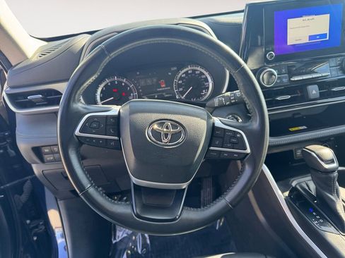 Used 2023 Toyota Highlander L image 17