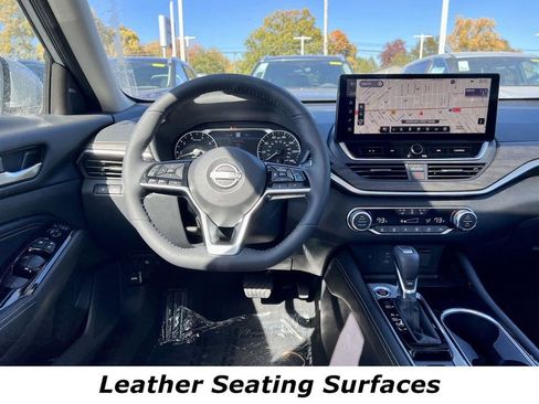 Used 2025 Nissan Altima 2.5 SL FWD image 4