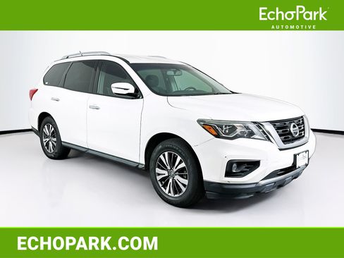 Used 2017 Nissan Pathfinder SV FWD image 1