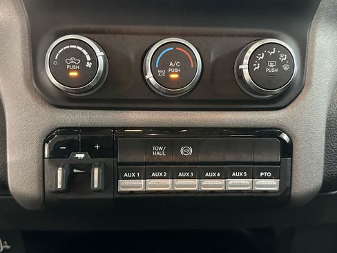 Used 2023 RAM 5500 Tradesman w/ Chrome Appearance Group RWD image 26