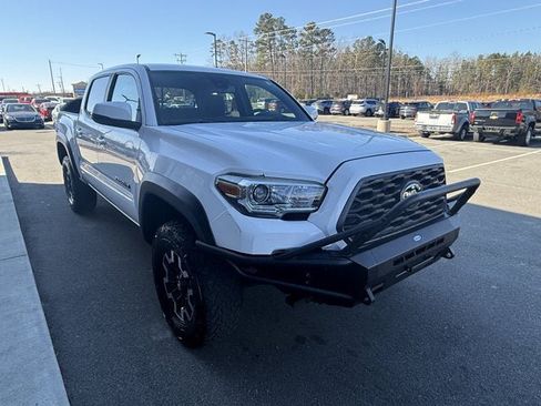 Used 2020 Toyota Tacoma TRD Off-Road image 8