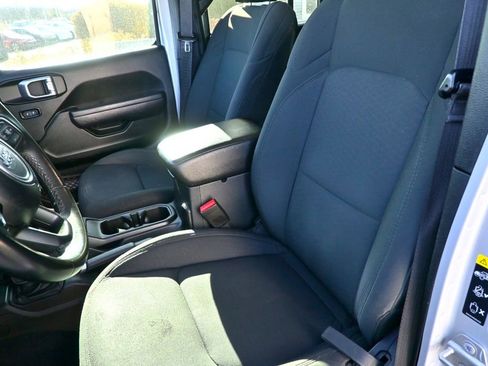 Used 2022 Jeep Wrangler Unlimited Sport image 11