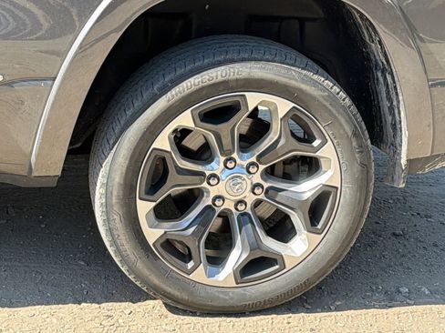 Used 2024 RAM 1500 Limited image 12