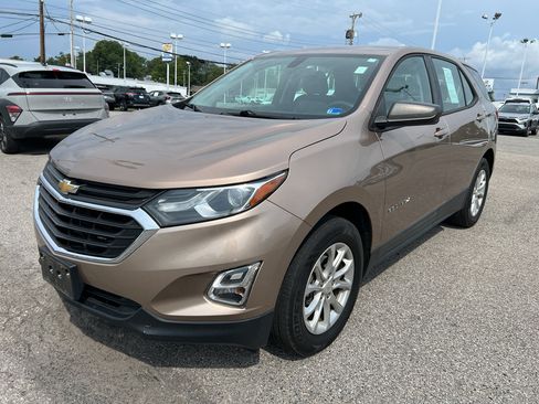 Used 2018 Chevrolet Equinox LS AWD/4WD image 1
