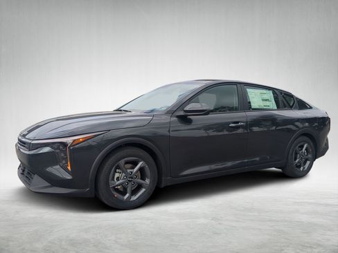 New 2025 Kia K4 LXS image 7
