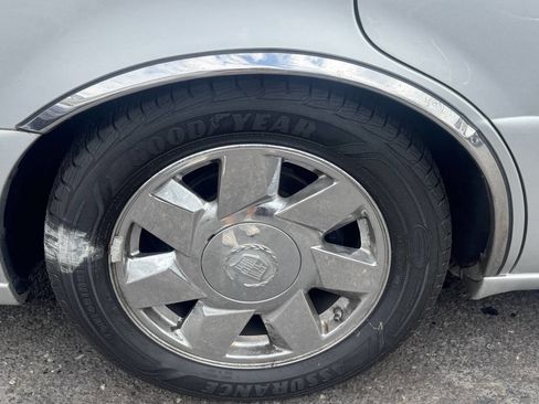 Used 2002 Cadillac De Ville DTS w/ Premium Equipment Pkg image 10