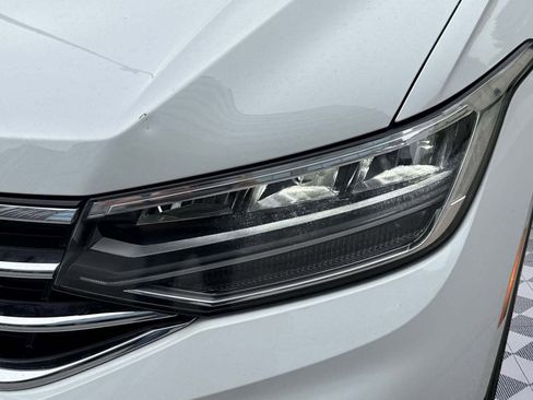 Used 2024 Volkswagen Tiguan SE AWD/4WD image 9