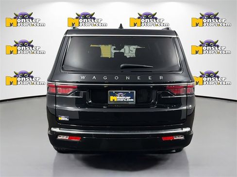 Used 2025 Jeep Wagoneer 4WD image 6