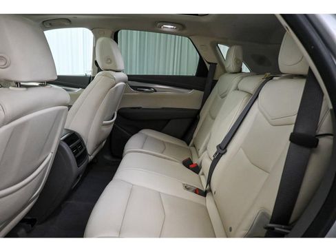 Used 2017 Cadillac XT5 Luxury w/ Driver Awareness Package image 26