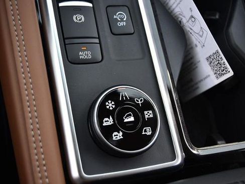 New 2025 Nissan Pathfinder Platinum image 21