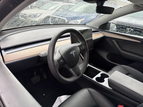 Used 2024 Tesla Model Y Long Range AWD/4WD image 5