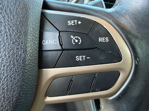 Used 2017 Jeep Cherokee Latitude image 22