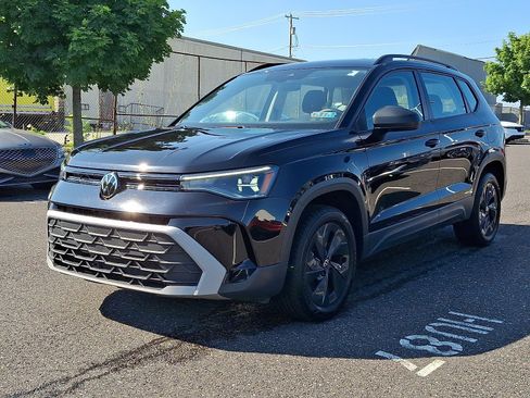 Used 2025 Volkswagen Taos S FWD image 3