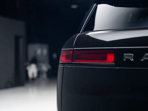 Used 2024 Land Rover Range Rover Sport image 28