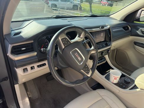 Used 2021 GMC Acadia Denali w/ Denali Technology Package FWD image 18