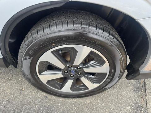 Used 2018 Subaru Forester 2.5i Limited image 9