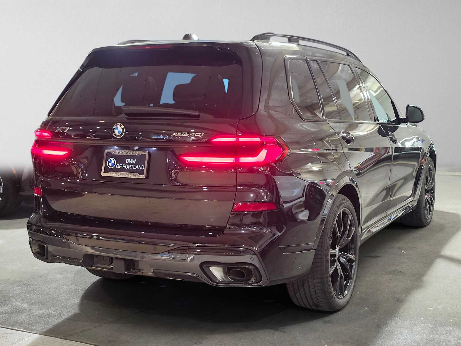 Used 2026 BMW X7 xDrive40i w/ Executive Package AWD/4WD image 3