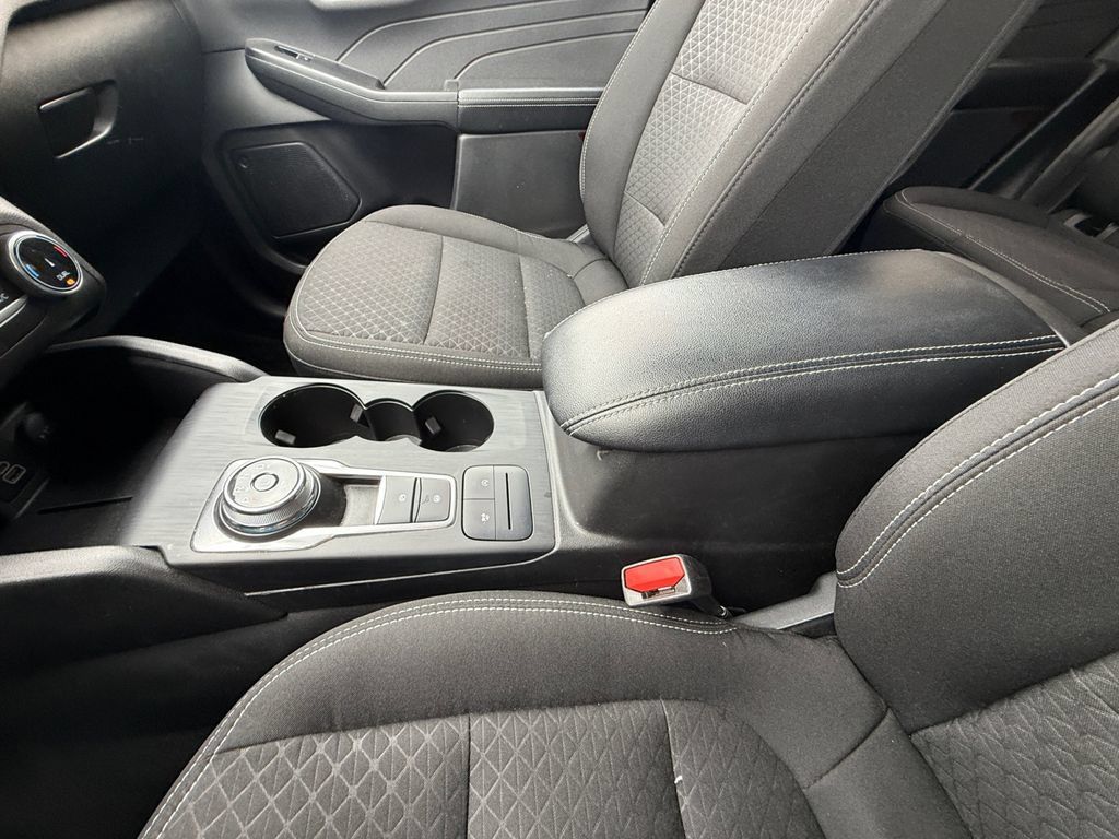 Used 2025 Ford Escape Active AWD/4WD image 31