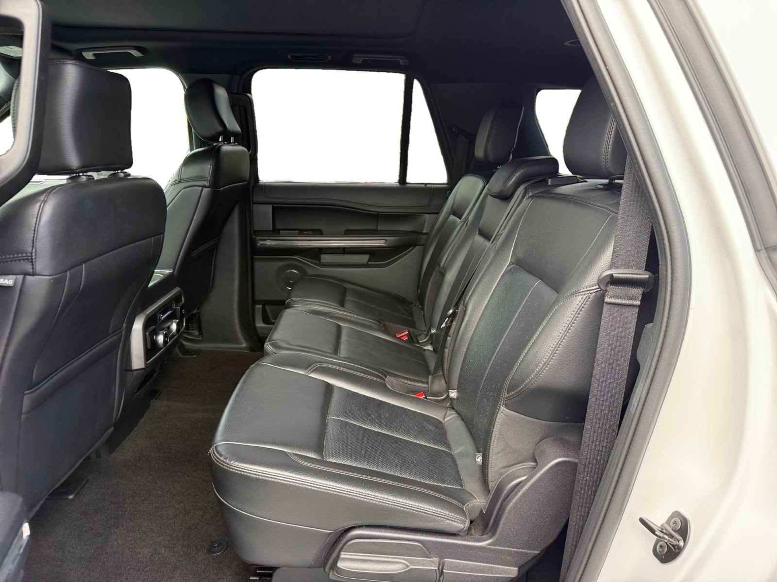 Used 2020 Ford Expedition Max XLT w/ Equipment Group 202A AWD/4WD image 16