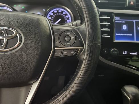 Used 2018 Toyota Camry XLE FWD image 25