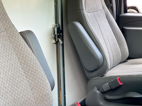 Used 2022 GMC Savana 3500 w/ Power Convenience Package image 31