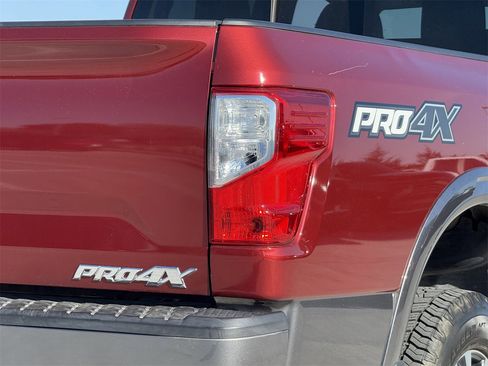 Used 2017 Nissan Titan PRO-4X image 7