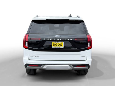 Certified 2025 Ford Expedition Max Platinum image 4