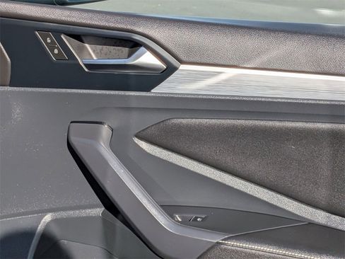 Used 2025 Volkswagen Jetta Sport image 33