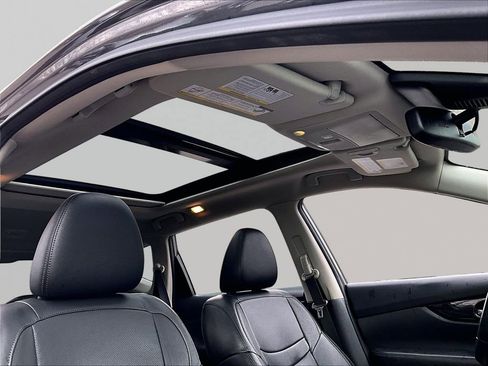 Used 2019 Nissan Rogue SL w/ Premium Package image 20