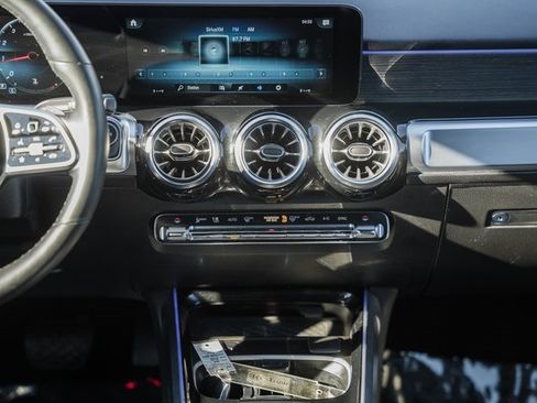 Certified 2023 Mercedes-Benz GLB 250 4MATIC image 22