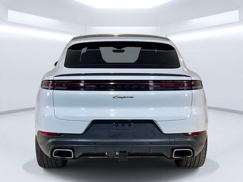 Certified 2025 Porsche Cayenne Coupe image 8