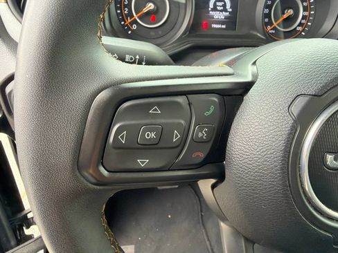 Used 2025 Jeep Wrangler Unlimited Sport AWD/4WD image 16