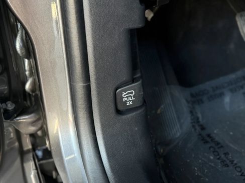 Used 2025 Ford Explorer ST AWD/4WD image 31