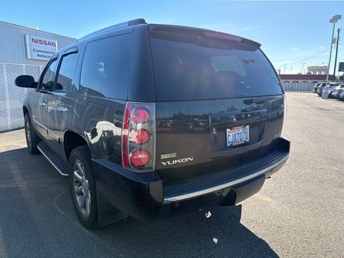 Used 2011 GMC Yukon Denali AWD/4WD image 6