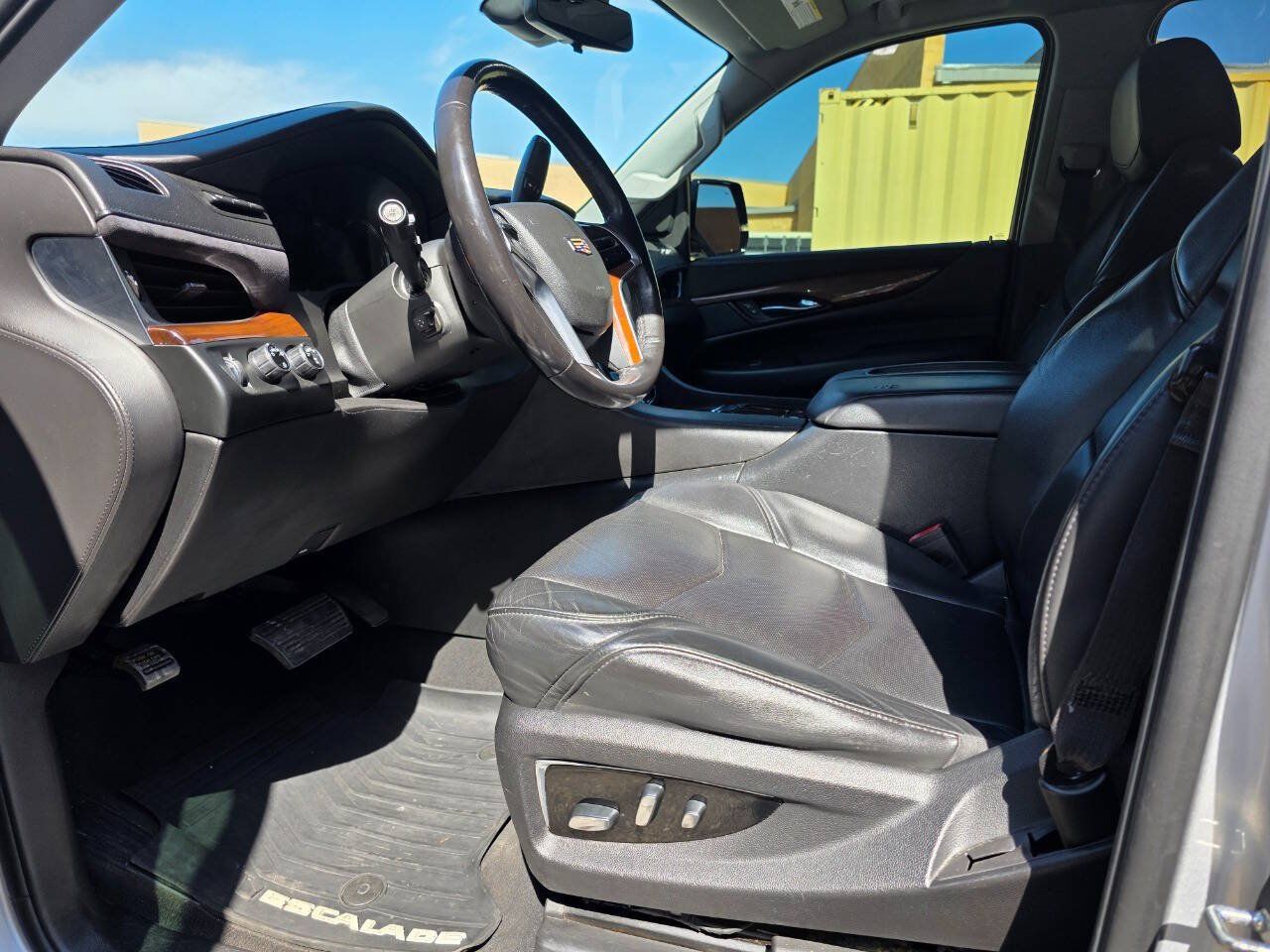 Used 2019 Cadillac Escalade ESV Luxury AWD/4WD image 14