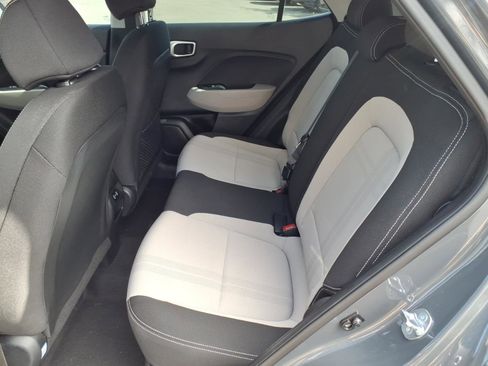Certified 2025 Hyundai Venue SEL FWD image 15