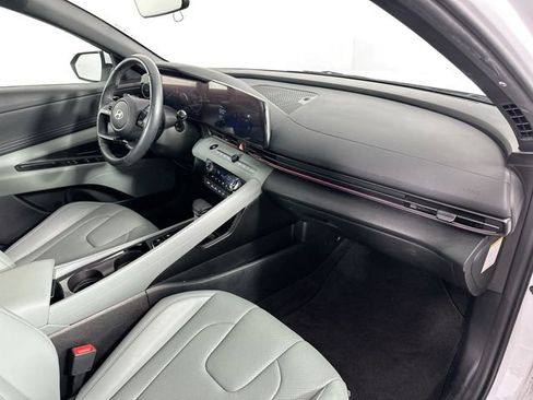 Used 2024 Hyundai Elantra Limited FWD image 31