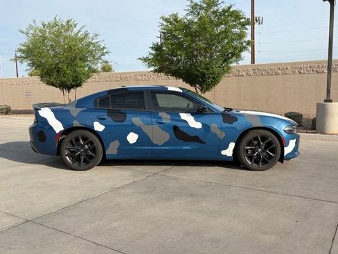 Used 2021 Dodge Charger SXT w/ Blacktop Package image 3