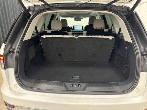 Used 2025 Lincoln Aviator Reserve AWD/4WD image 33