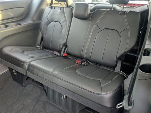New 2026 Chrysler Pacifica Select image 27