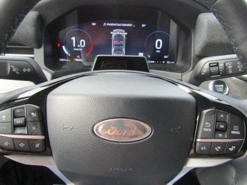 Used 2025 Ford Explorer Platinum w/ Ultimate Package image 12