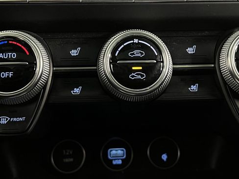 Used 2023 Genesis G70 2.0T w/ Sport Prestige Package image 21