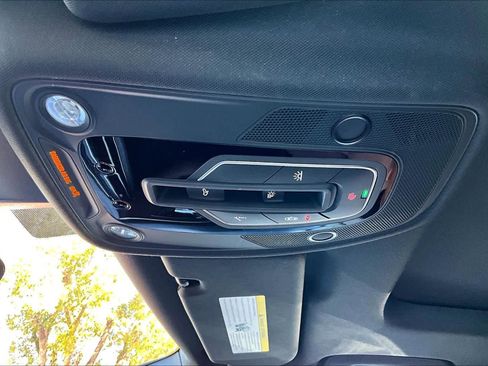 Used 2025 Audi Q8 Premium Plus image 32