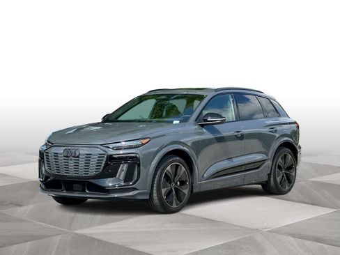 Used 2025 Audi SQ6 e-tron Prestige AWD/4WD image 4