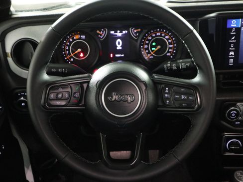 Used 2025 Jeep Wrangler Unlimited Sport AWD/4WD image 17